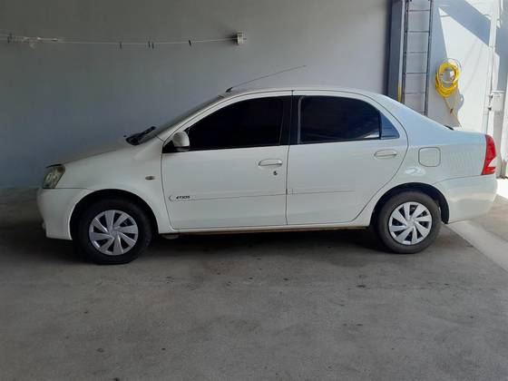 TOYOTA ETIOS 1.5 XS SEDAN 16V FLEX 4P MANUAL TOYOTA ETIOS 1.5 XS SEDAN 16V FLEX 4P MANUAL